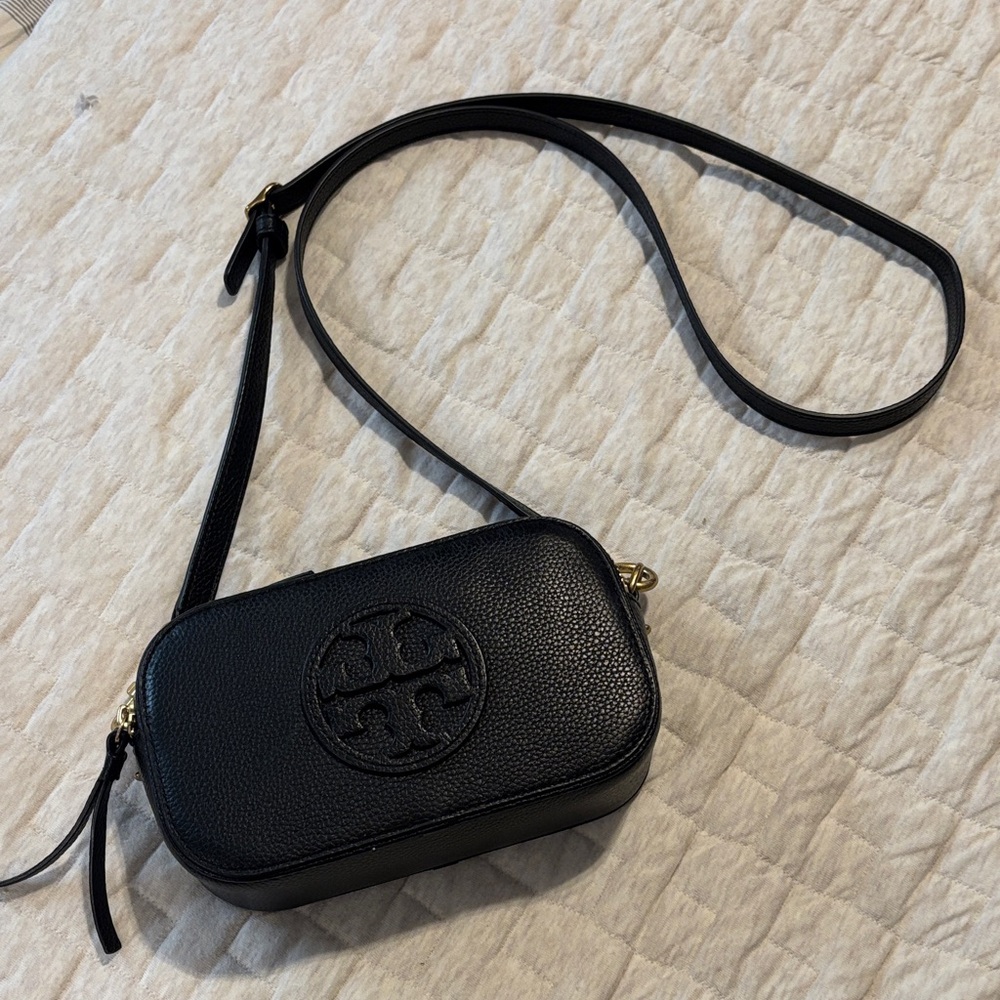 Tory Burch Black Textured Crossbody Bag - Picture 2 of 3